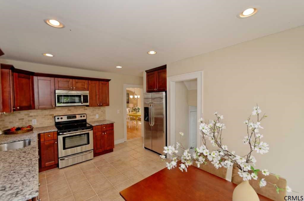 9 Hawk Street Schenectady, NY 12307 - Photo 8 of 15 Photo 8