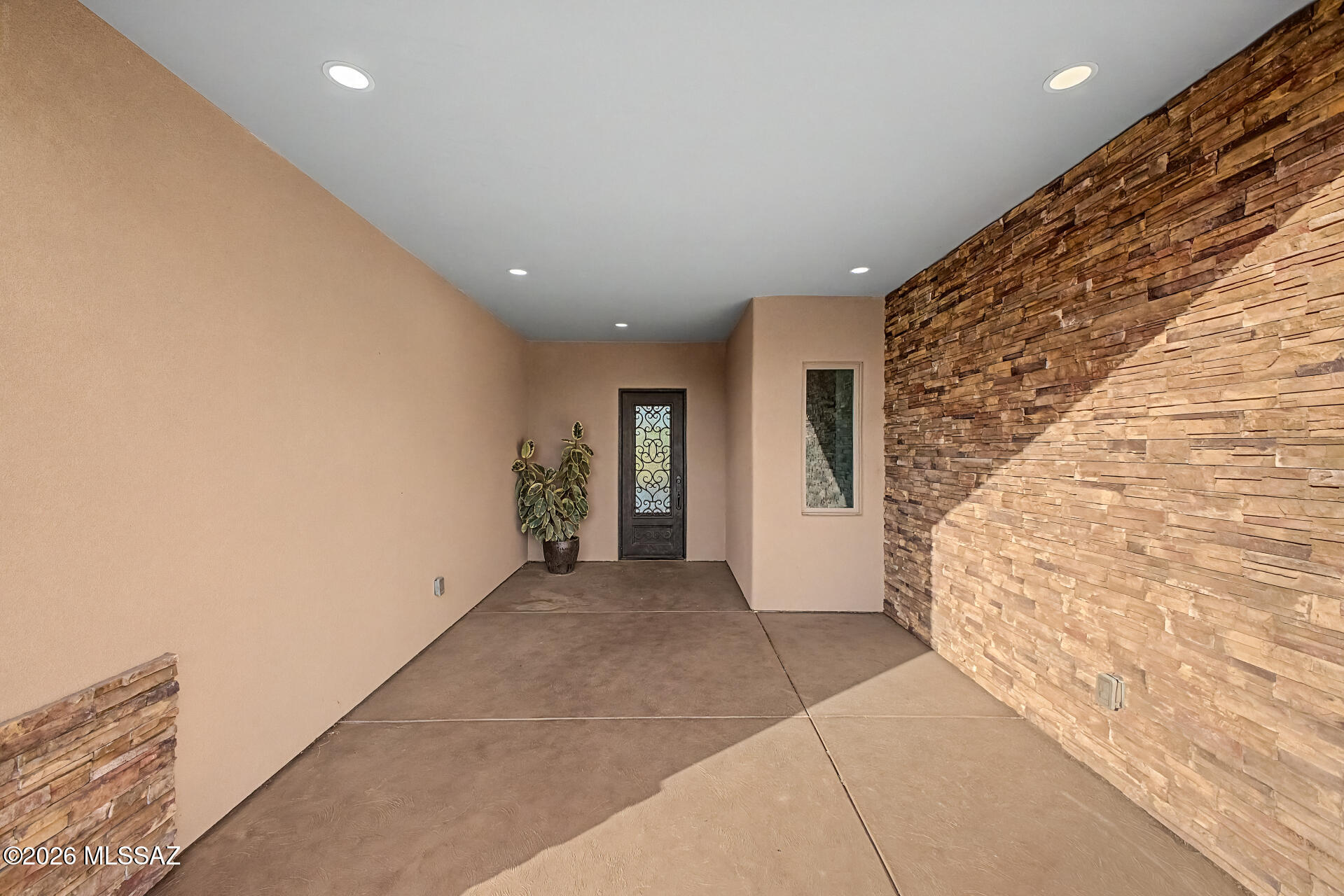 2399 Della Roccia Court Tucson, AZ 85737 - Photo 4 of 34 a view of livingroom with entryway
