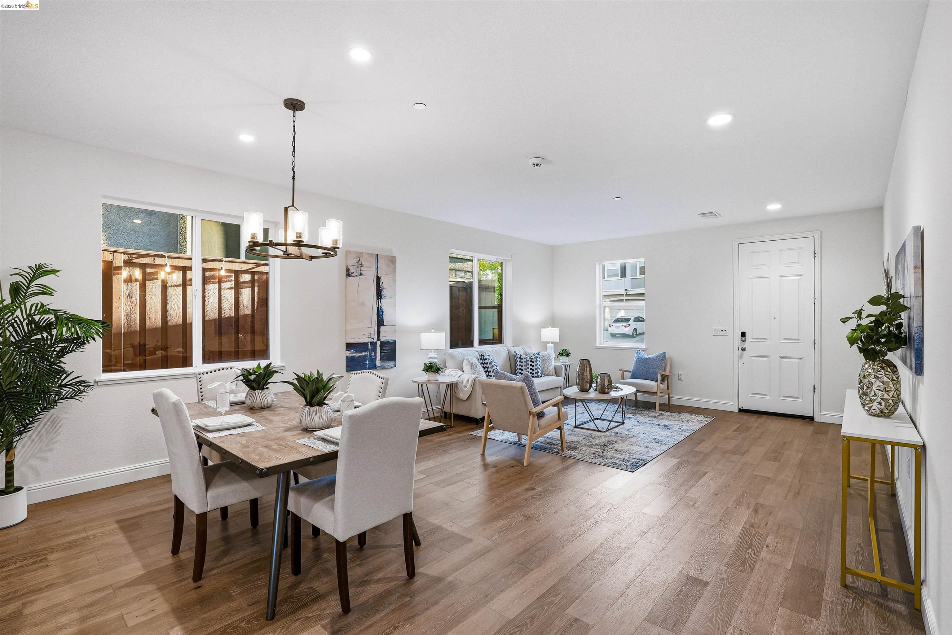 2525 Modena Drive Pittsburg, CA 94565 - Photo 2 of 34 a living room with furniture