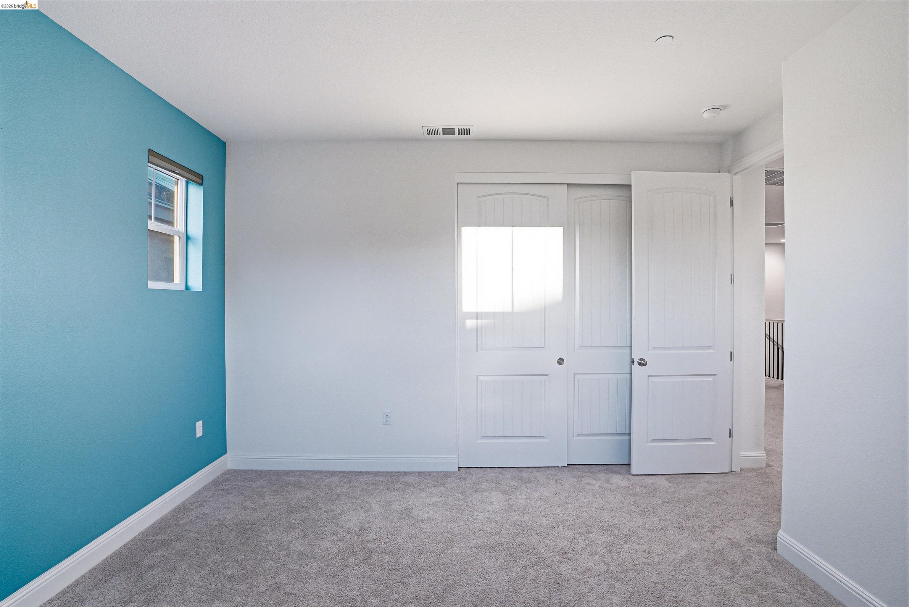 2525 Modena Drive Pittsburg, CA 94565 - Photo 29 of 34 an empty room with windows