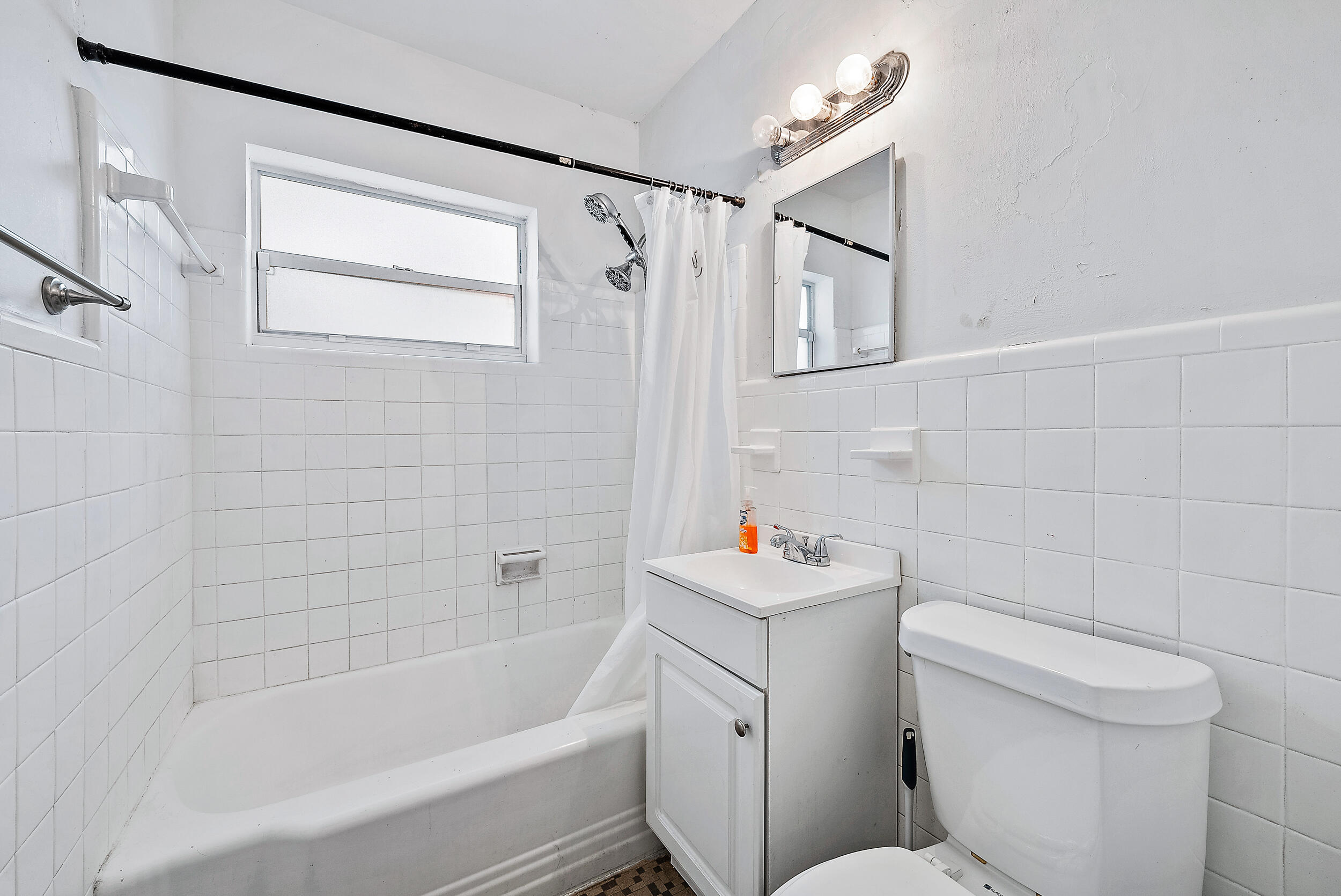 141 West 35th Street Riviera Beach, FL 33404 - Photo 4 of 14 141 W 35th St MLS-1