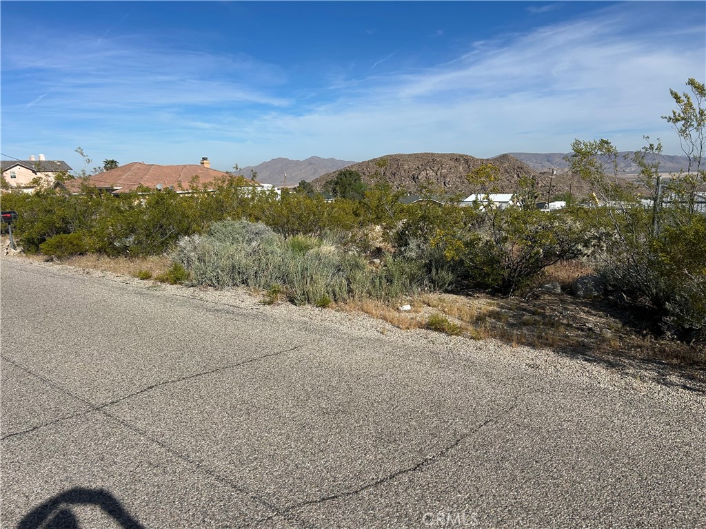 32410 Sapphire Road Lucerne Valley, CA 92356 - Photo 8 of 8 a view of a city and mountains