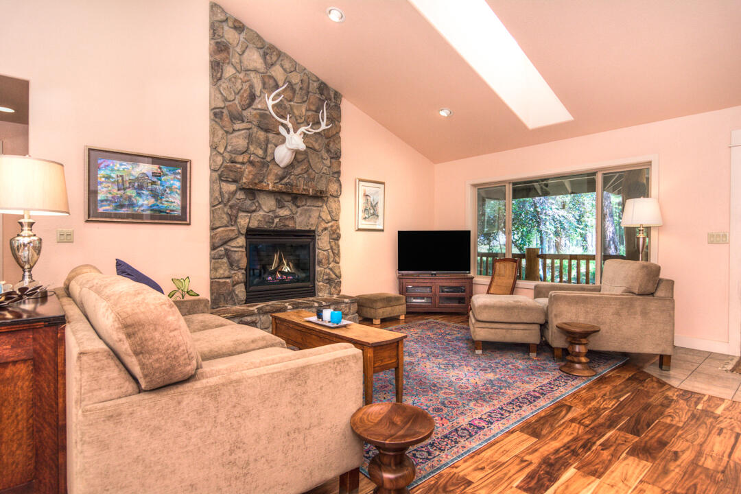 17065 Azusa Road Bend, OR 97707 - Photo 2 of 37 Vaulted ceilings and skylights throughout the Great Room.