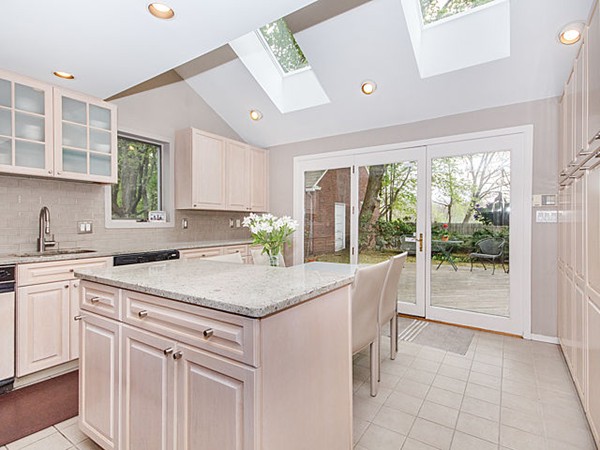 29 Dorset Road Newton, MA 02468 - Photo 6 of 27 Gallery Image 6