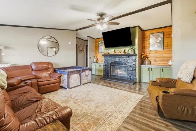 $199,900 | 2098 Stone Road, Ashton, IL 61006