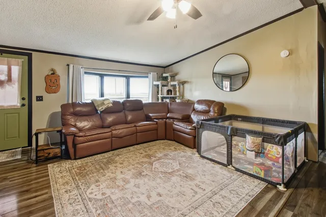 $199,900 | 2098 Stone Road, Ashton, IL 61006