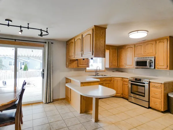 $419,900 | 929 Marvelle Lane, Green Bay, WI 54304