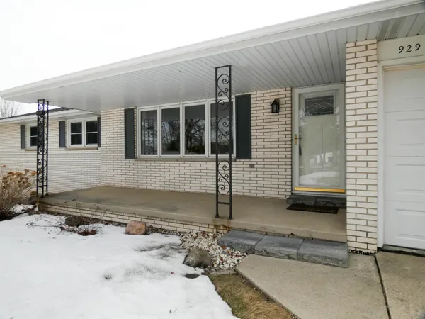 $419,900 | 929 Marvelle Lane, Green Bay, WI 54304