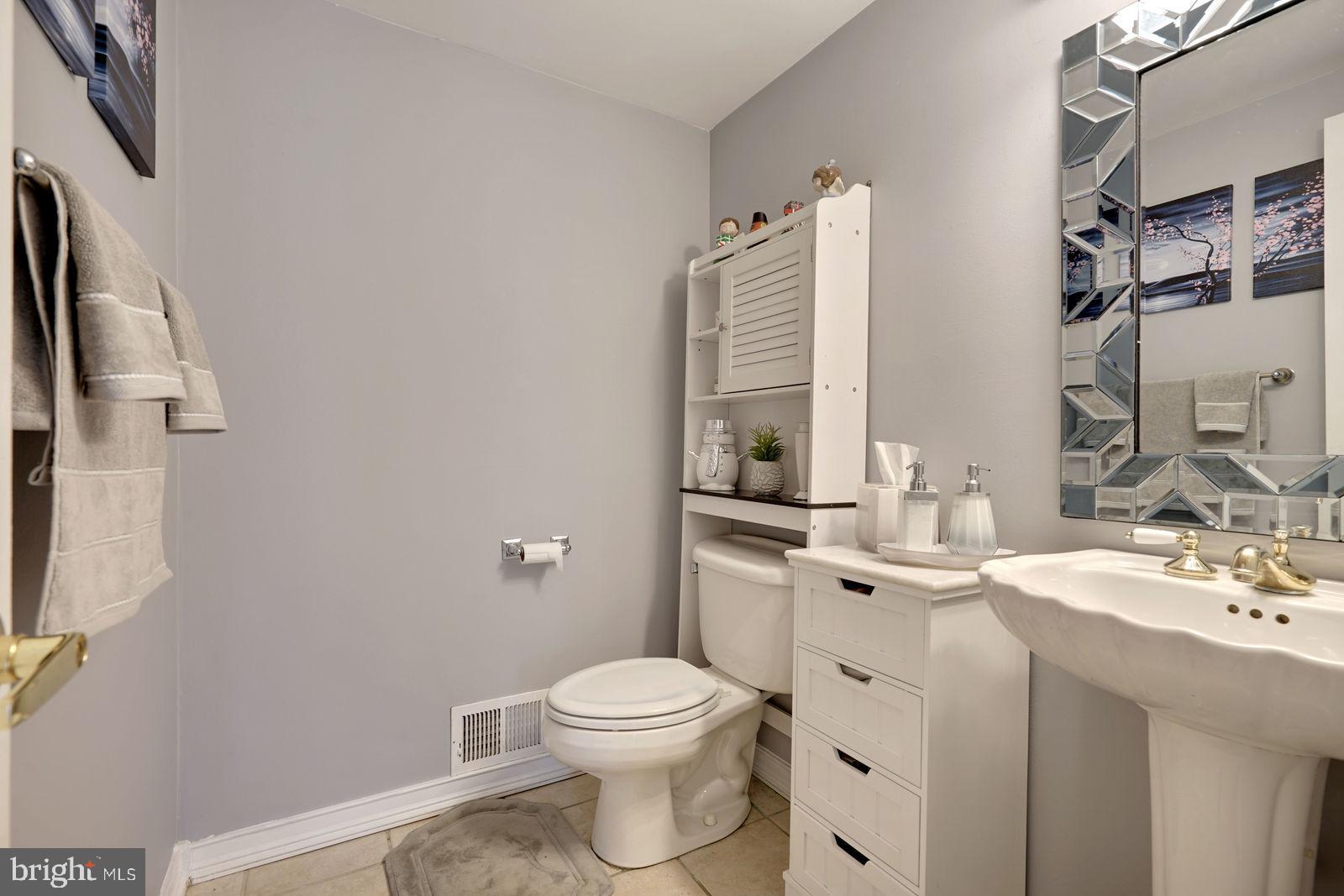 2 Robertson Road East Windsor, NJ 08520 - Photo 10 of 25 Powder Room
