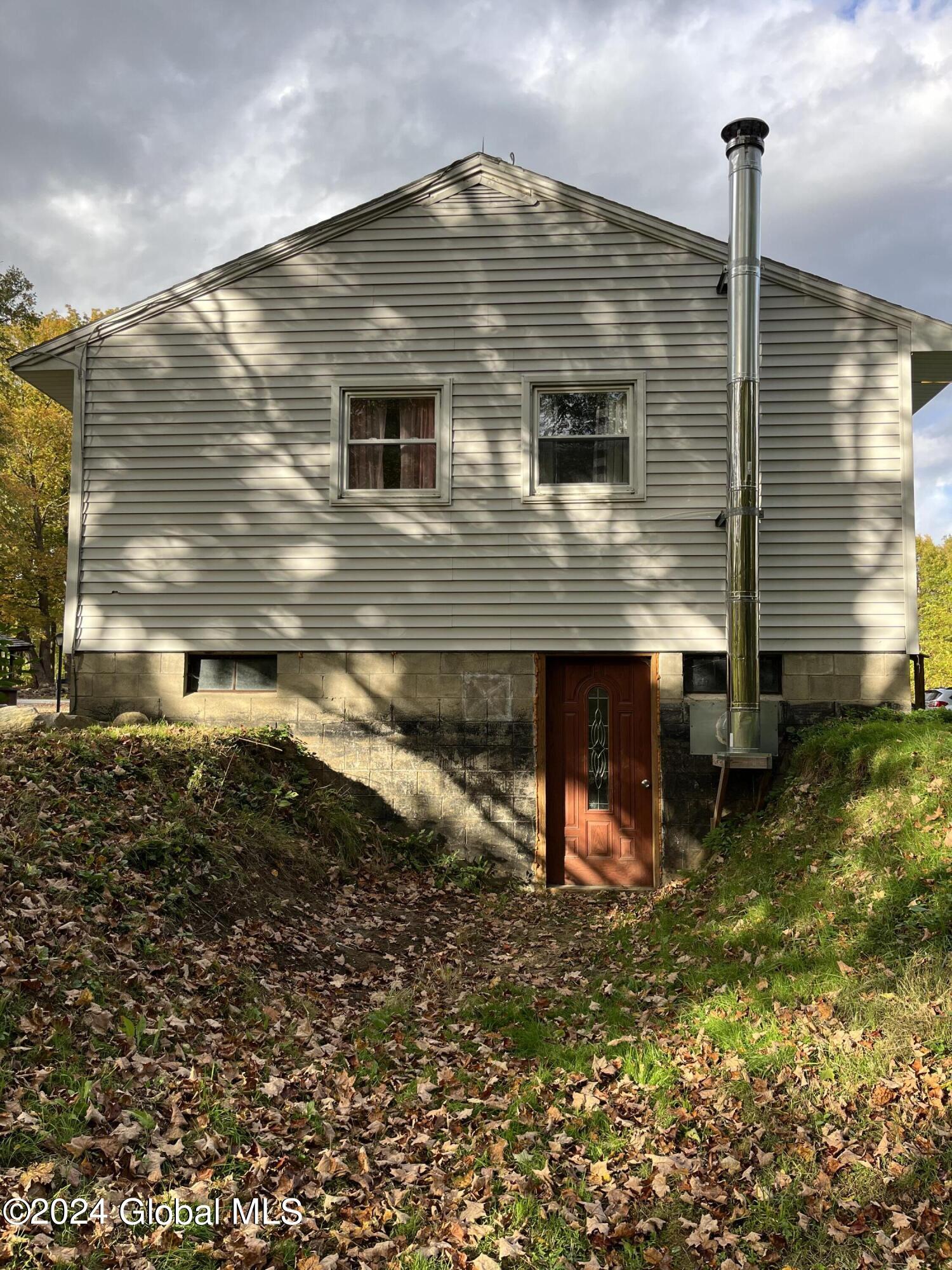 742 Dean Road Hudson Falls, NY 12839 - Photo 8 of 60 rightside end house