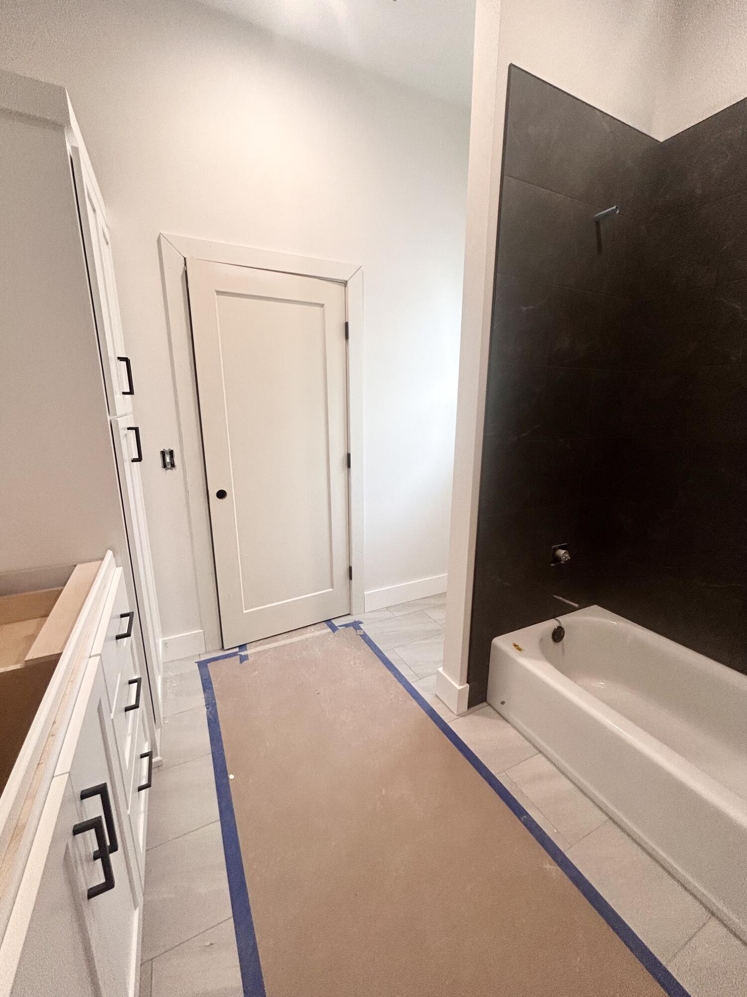 6147 South Hampton Avenue Springfield, MO 65810 - Photo 24 of 37 Bedroom 2 ensuite