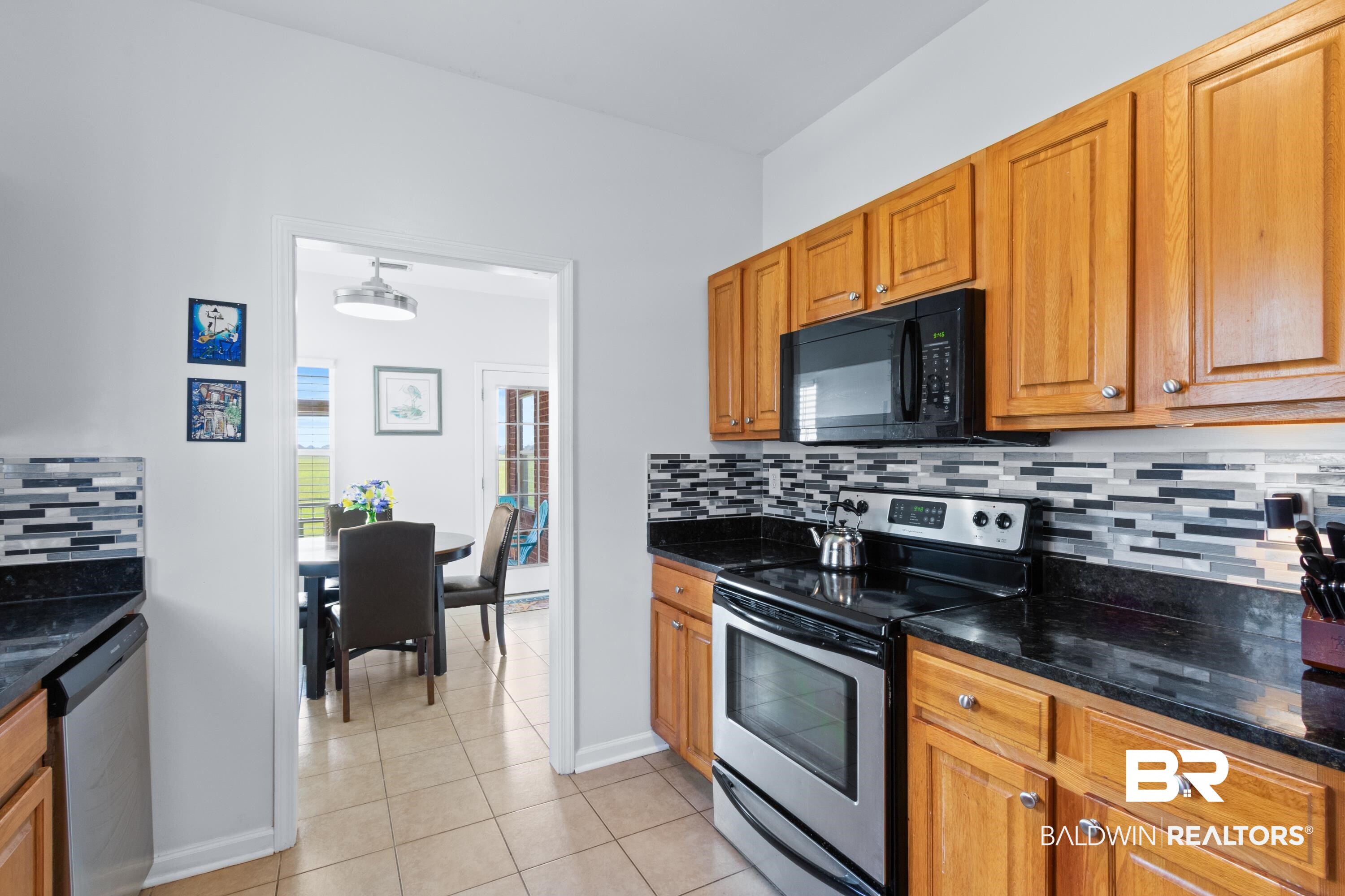 6846 Crimson Ridge Street Gulf Shores, AL 36542 - Photo 6 of 27 Kitchen