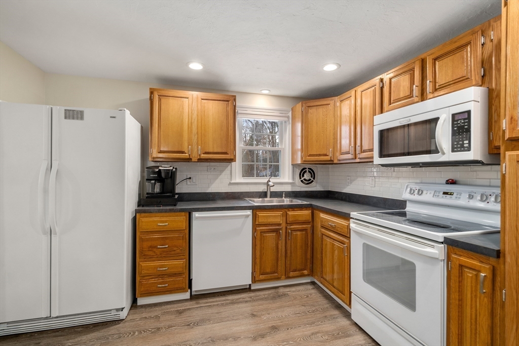 48 Patricia Road Sudbury, MA 01776 - Photo 8 of 30 Gallery Image 8