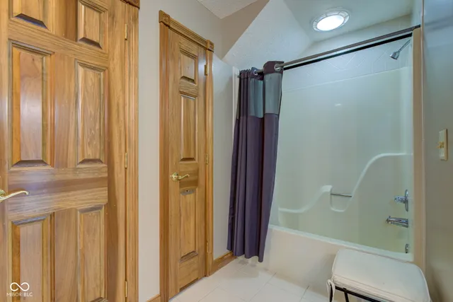 $585,000 | 5895 Annanhill Court, Avon, IN 46123