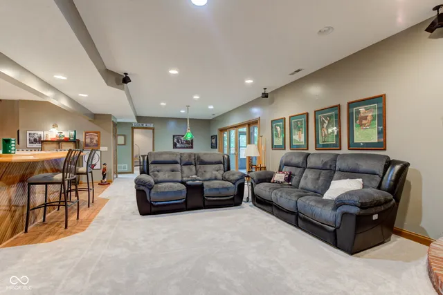 $585,000 | 5895 Annanhill Court, Avon, IN 46123