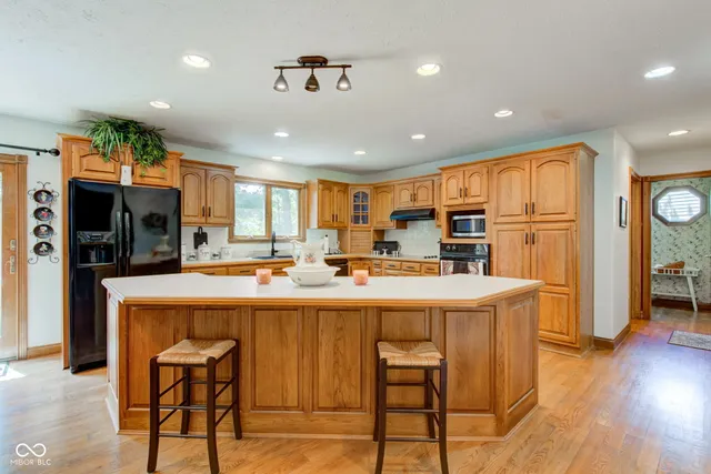 $585,000 | 5895 Annanhill Court, Avon, IN 46123