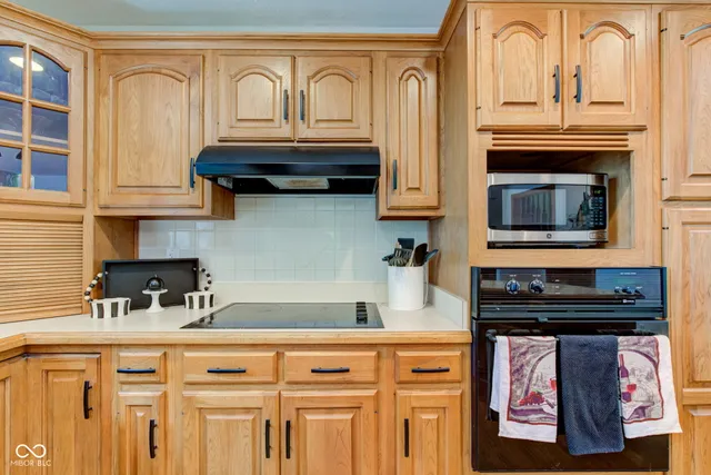 $585,000 | 5895 Annanhill Court, Avon, IN 46123