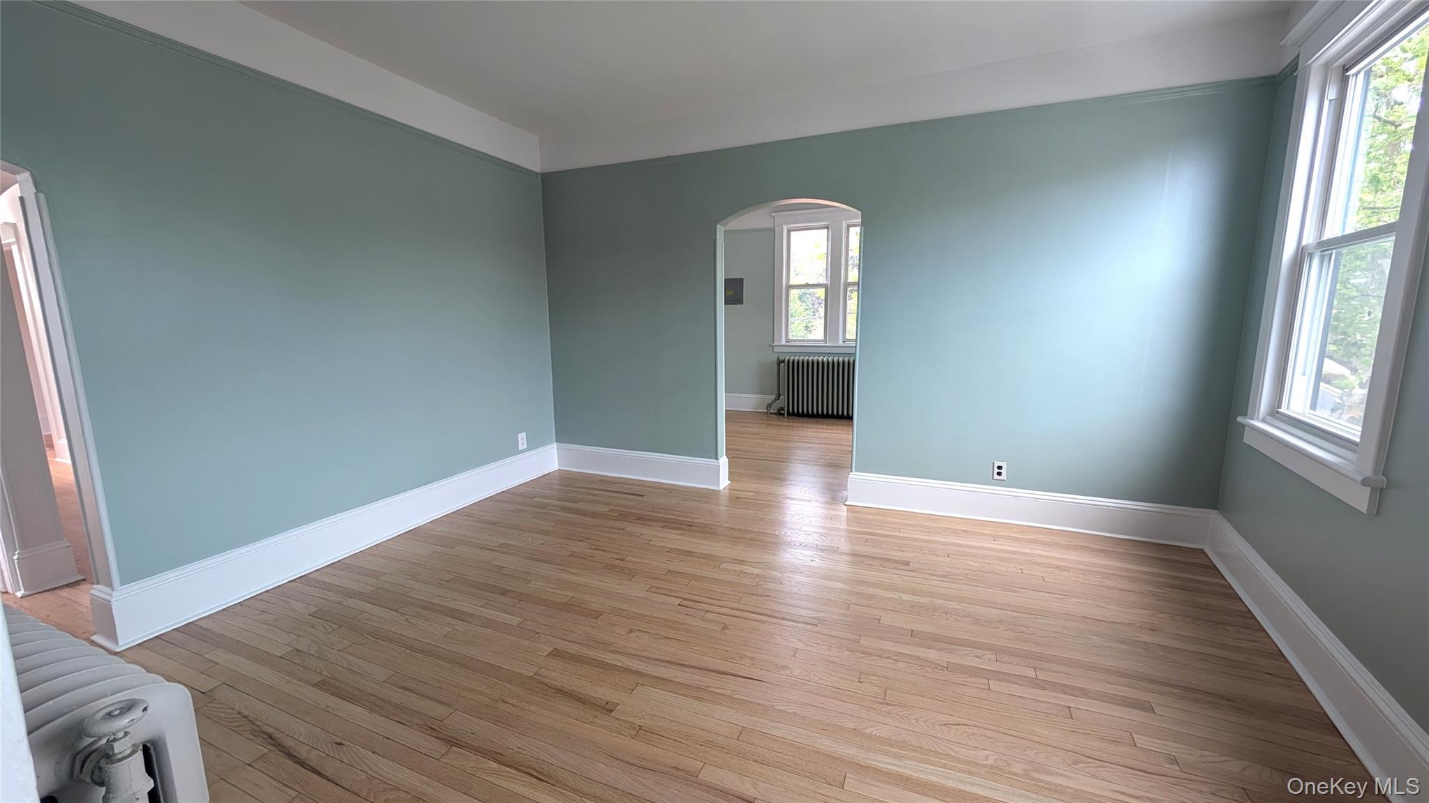 632 Middle Neck Road, Unit 2 Great Neck, NY 11023 - Photo 3 of 21