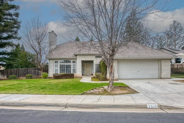 $485,000 | 2519 Celeste Avenue, Clovis, CA 93611
