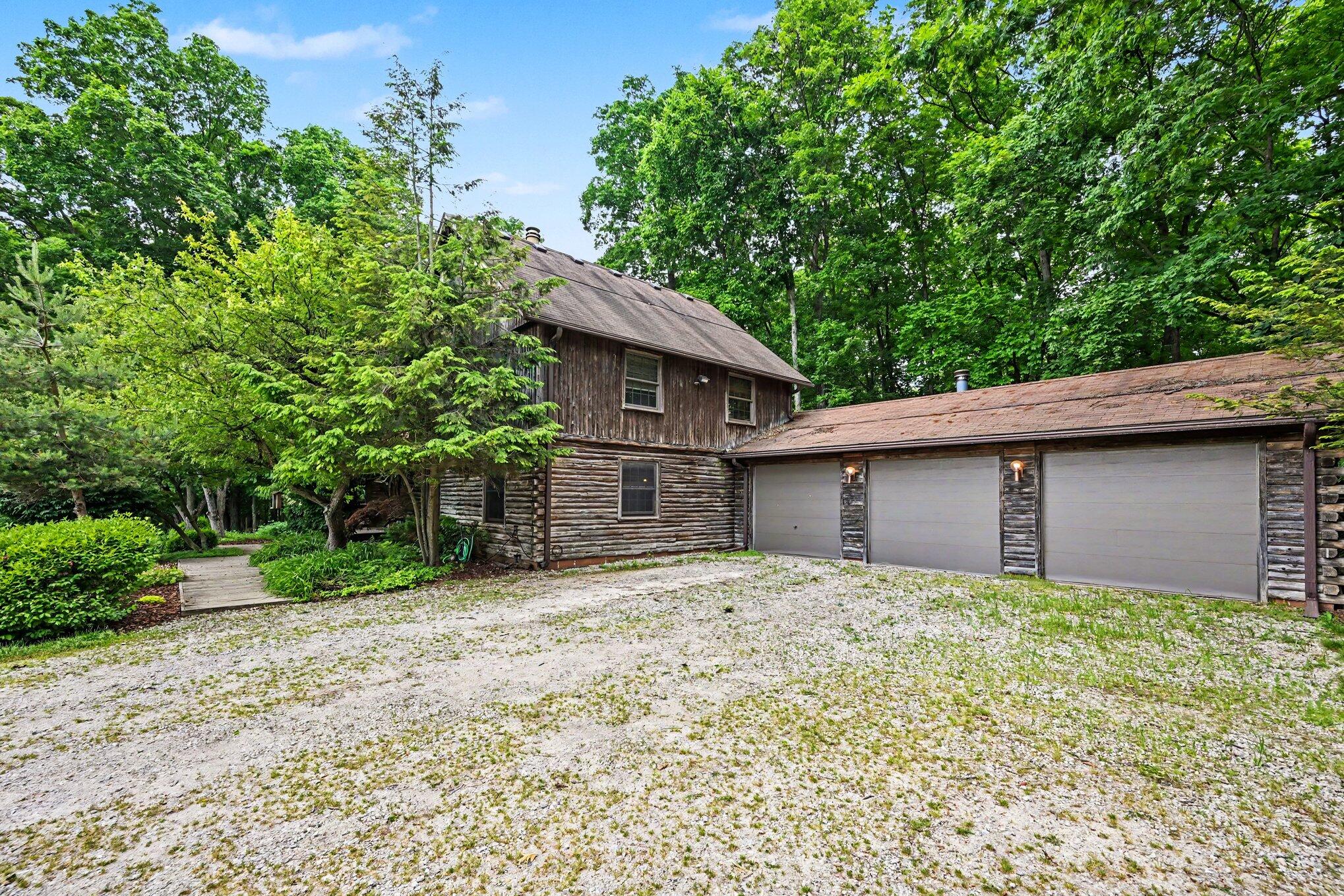 4410 Earhart Road Ann Arbor, MI 48105 - Photo 4 of 36 file_4229