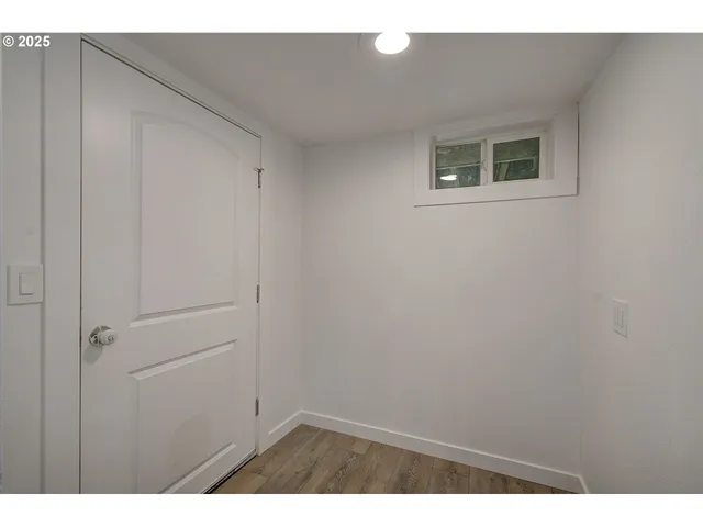 a view of walk in closet