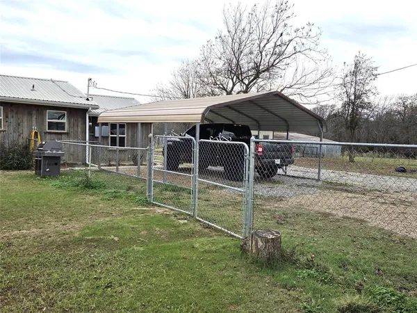$279,000 | 484 County Road 1206, Savoy, TX 75479