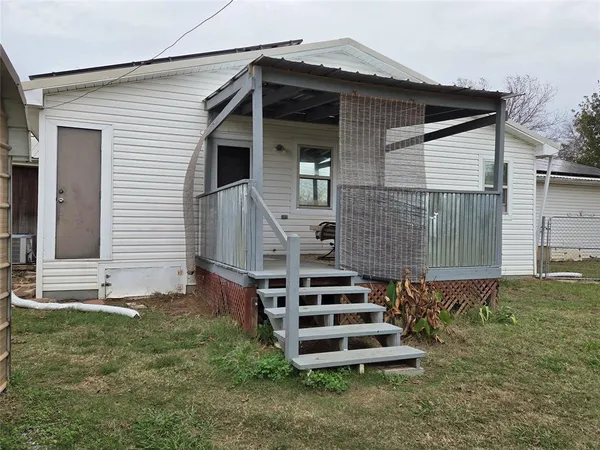 $279,000 | 484 County Road 1206, Savoy, TX 75479