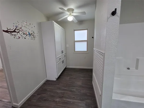 $279,000 | 484 County Road 1206, Savoy, TX 75479