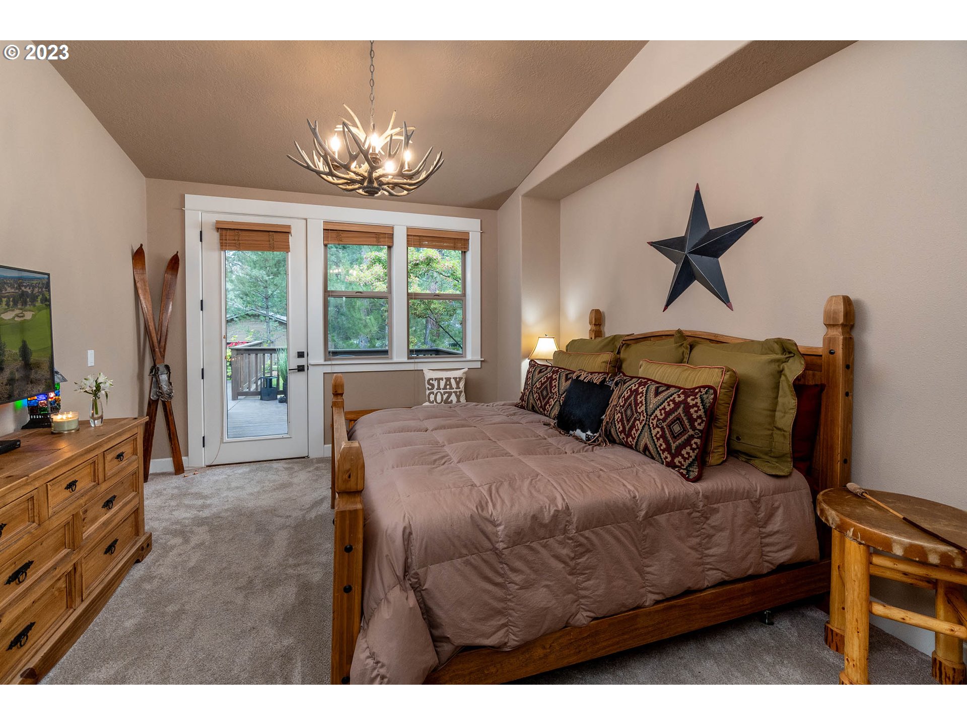 60446 Seventh Mountain Drive Bend, OR 97702 - Photo 15 of 34