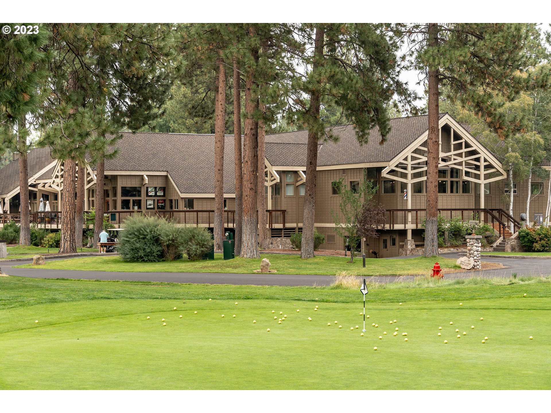 60446 Seventh Mountain Drive Bend, OR 97702 - Photo 28 of 34