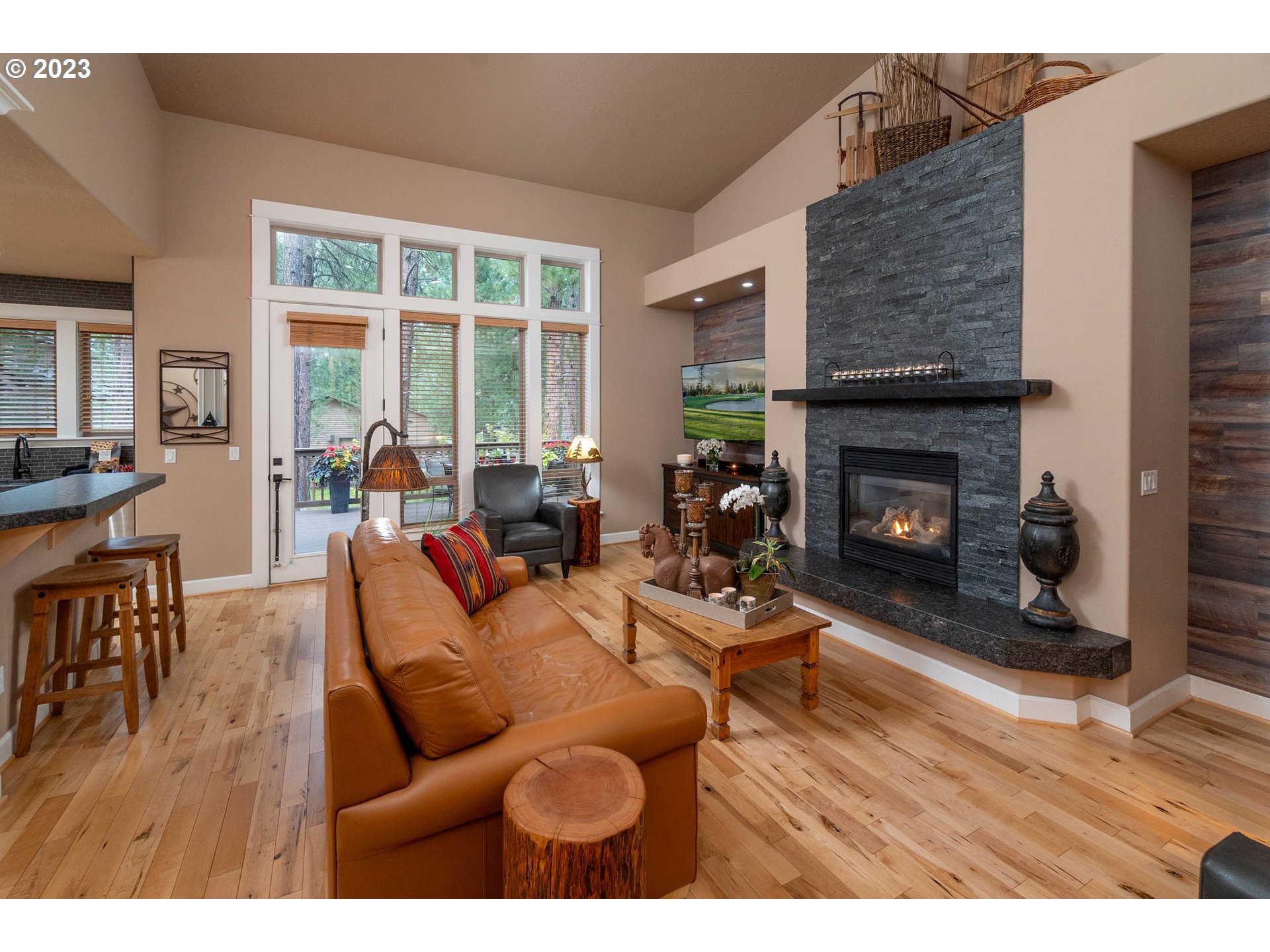 60446 Seventh Mountain Drive Bend, OR 97702 - Photo 3 of 34