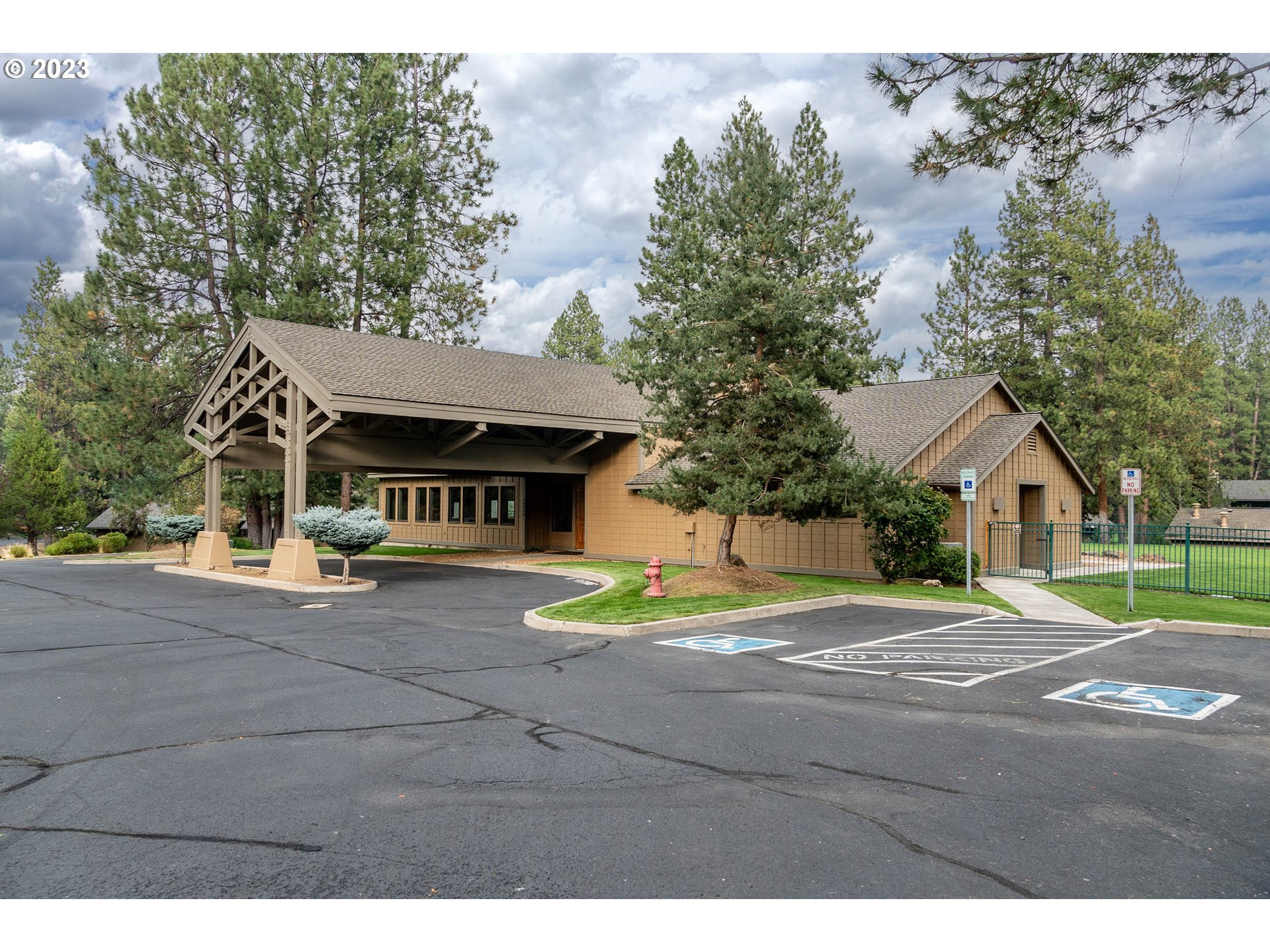 60446 Seventh Mountain Drive Bend, OR 97702 - Photo 31 of 34