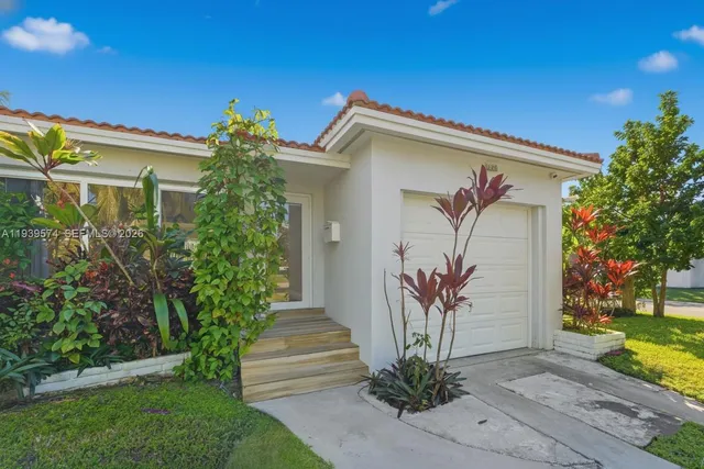 $3,000 | 1538 Funston Street, Hollywood, FL 33020