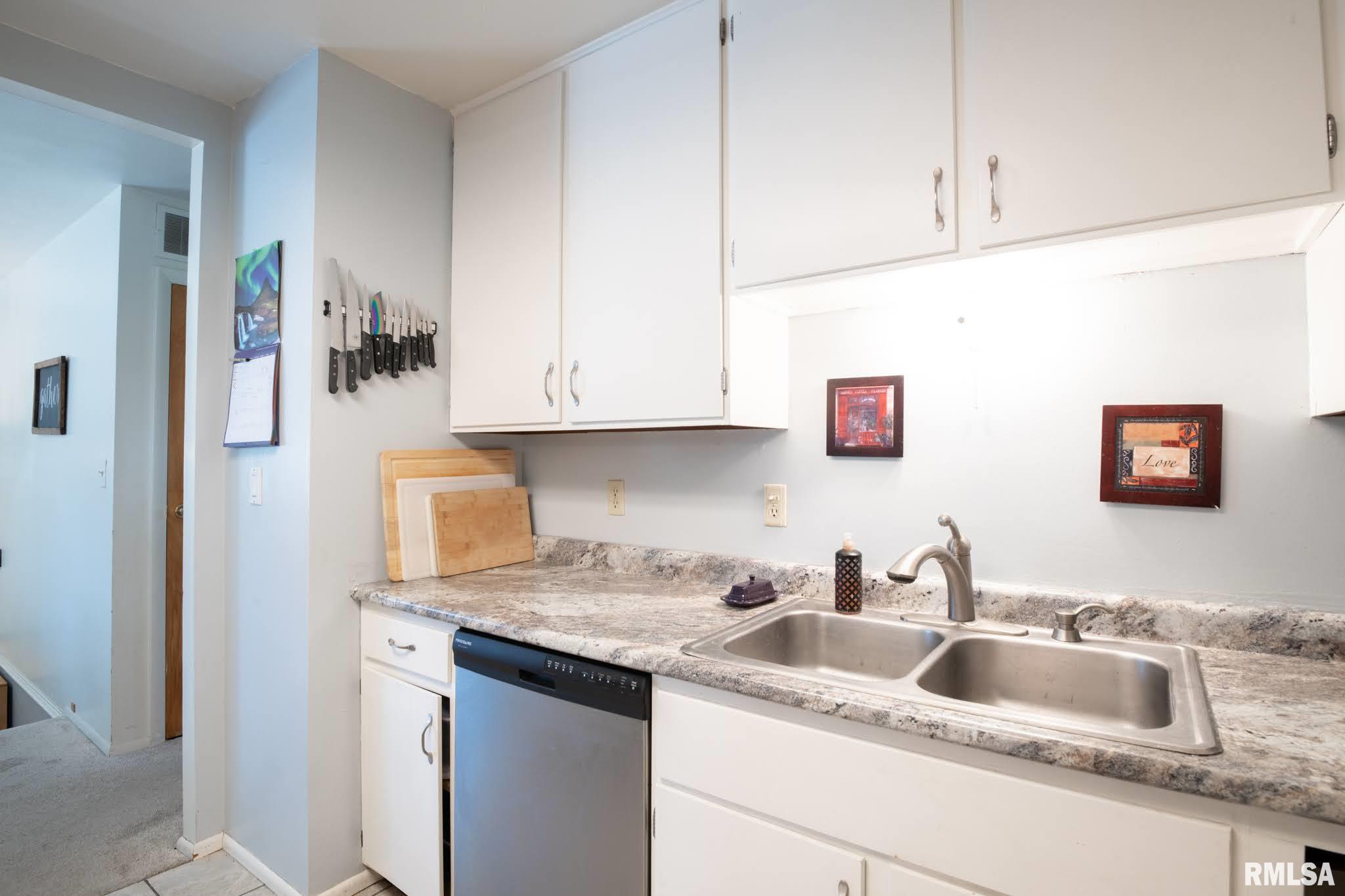 6126 North Hamilton Road Peoria, IL 61614 - Photo 15 of 49 Gallery Image 15