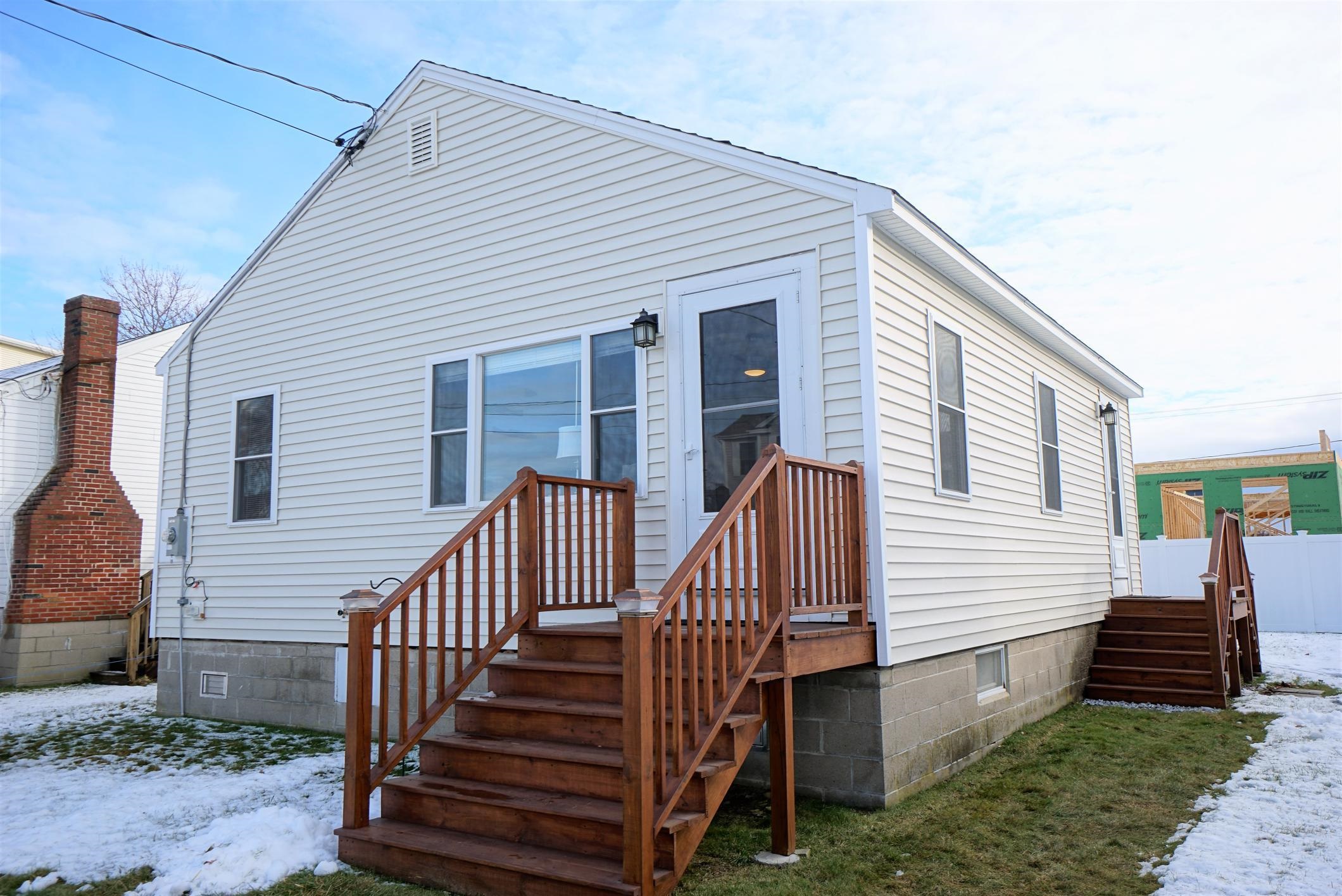 21 Meadow Pond Road Hampton, NH 03842 - Photo 1 of 27