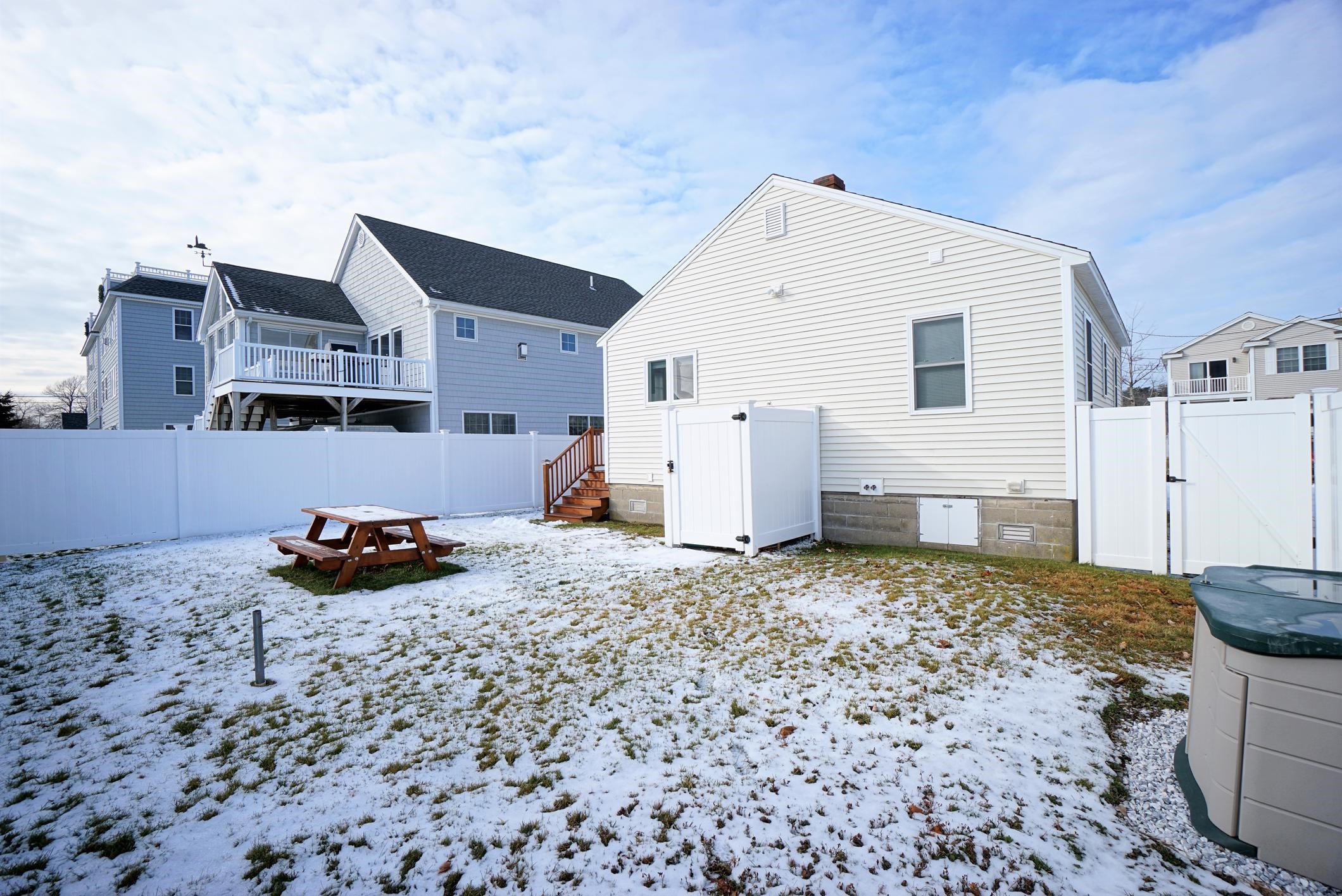 21 Meadow Pond Road Hampton, NH 03842 - Photo 4 of 27