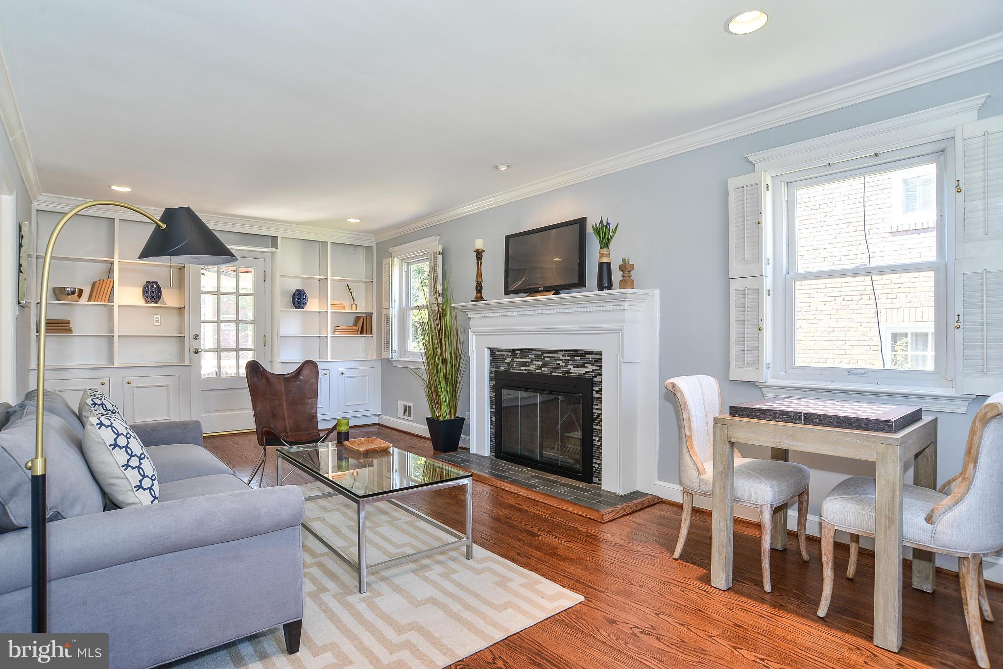 4820 24th Road North Arlington, VA 22207 - Photo 2 of 30 Living Room