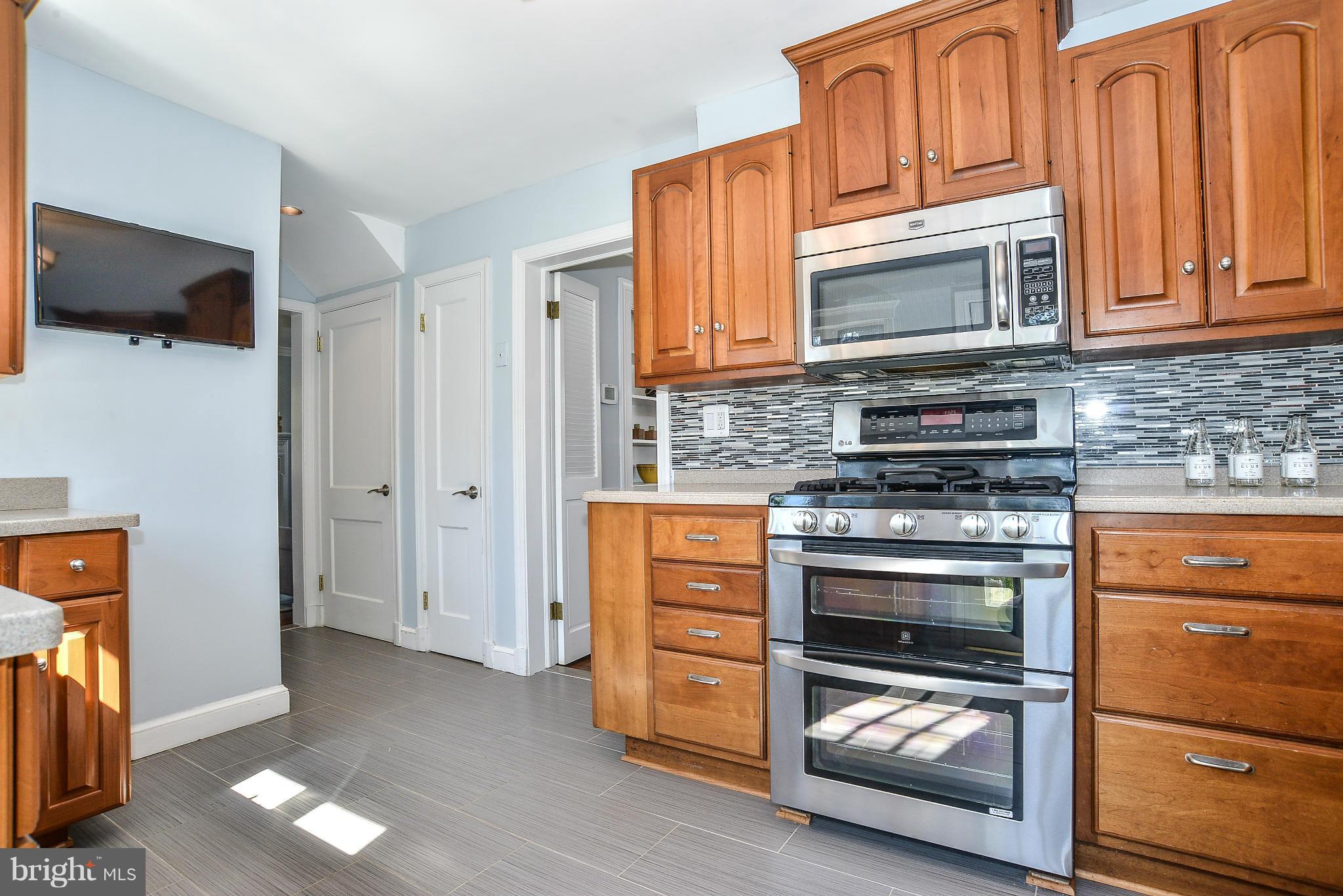 4820 24th Road North Arlington, VA 22207 - Photo 7 of 30 Kitchen