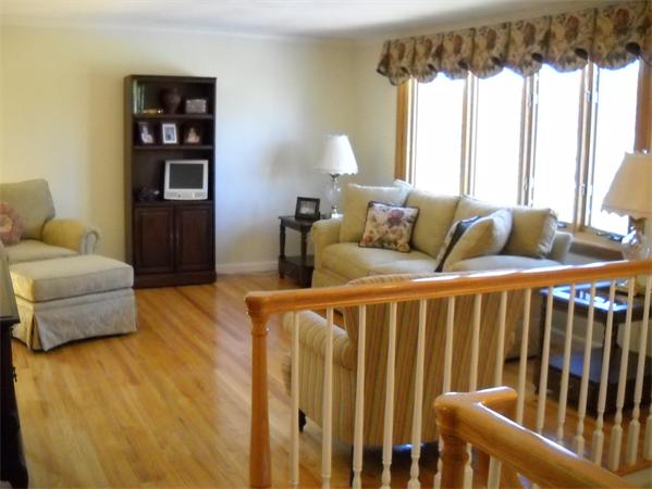 182 Fox Hill Road Burlington, MA 01803 - Photo 14 of 27 Gallery Image 14
