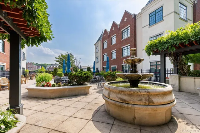 $1,525,000 | 1 Christie Place, Unit 205W, Scarsdale, NY 10583