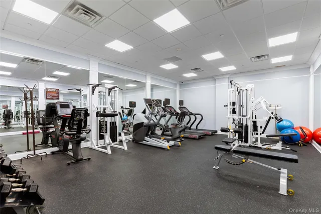 $1,525,000 | 1 Christie Place, Unit 205W, Scarsdale, NY 10583