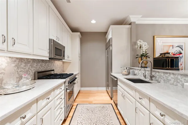 $1,525,000 | 1 Christie Place, Unit 205W, Scarsdale, NY 10583