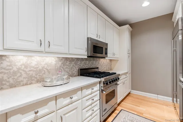 $1,525,000 | 1 Christie Place, Unit 205W, Scarsdale, NY 10583