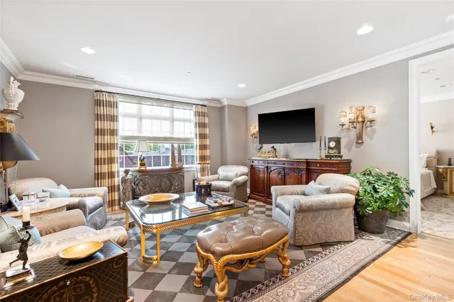 $1,525,000 | 1 Christie Place, Unit 205W, Scarsdale, NY 10583