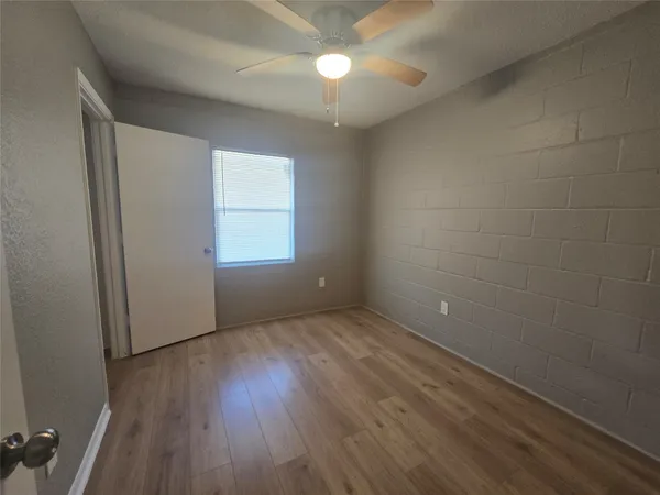 $850 | 4217 Sealy Avenue, Unit 10, Galveston, TX 77550