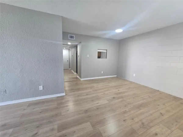 $850 | 4217 Sealy Avenue, Unit 10, Galveston, TX 77550