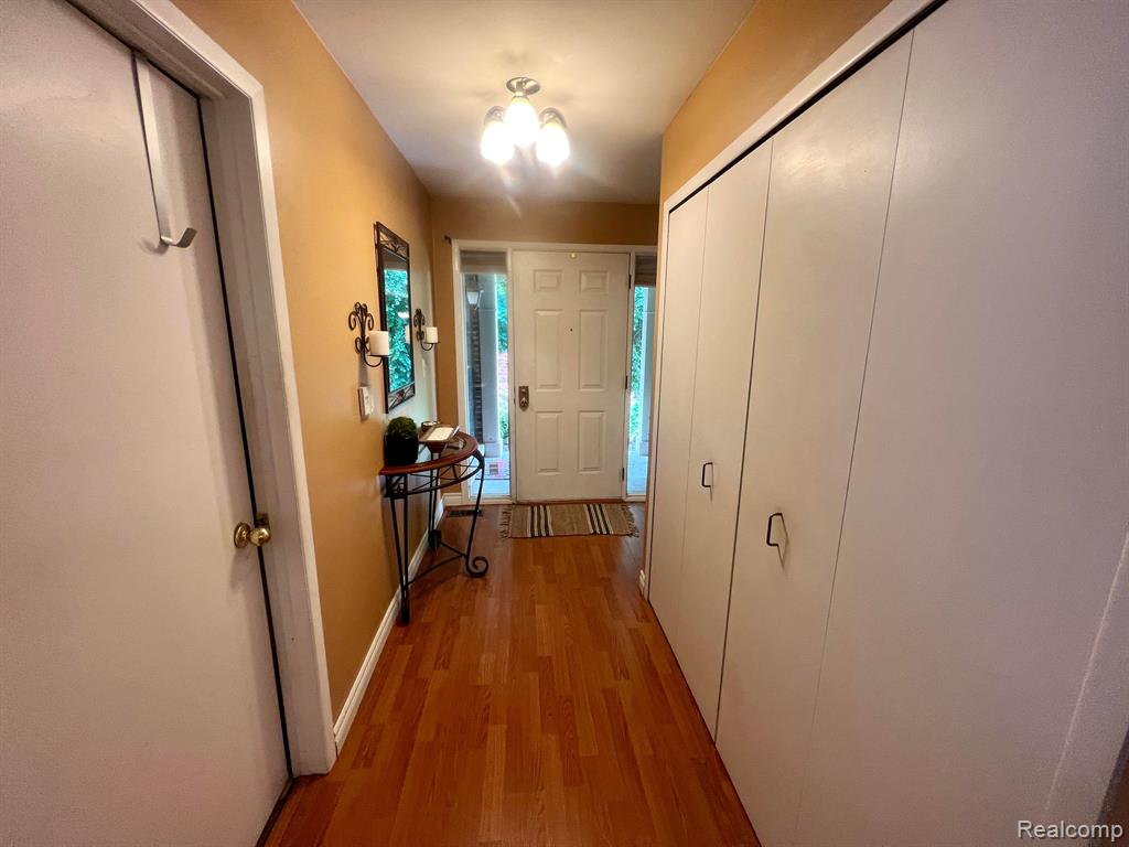 29577 Pine Ridge Circle Farmington Hills, MI 48331 - Photo 8 of 16