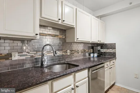 $550,000 | 7111 Woodmont Avenue, Unit 709, Bethesda, MD 20815