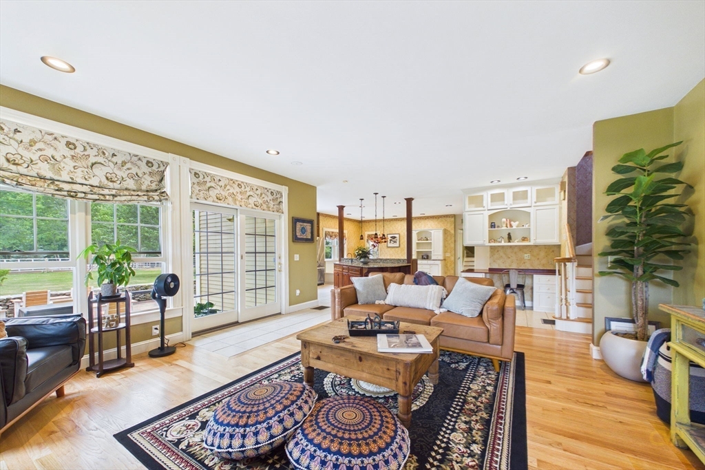 545 Hazel Street Uxbridge, MA 01569 - Photo 6 of 42