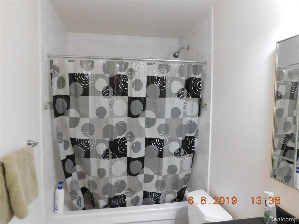 4041 West Maple Road Bloomfield Hills, MI 48301 - Photo 31 of 43